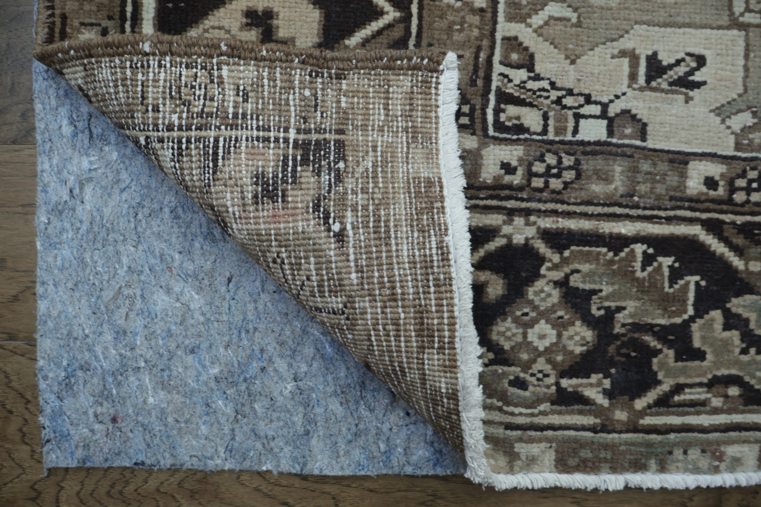 Classic Muted Peach Heriz Persian Area Rug in Neutral Tones 8x10