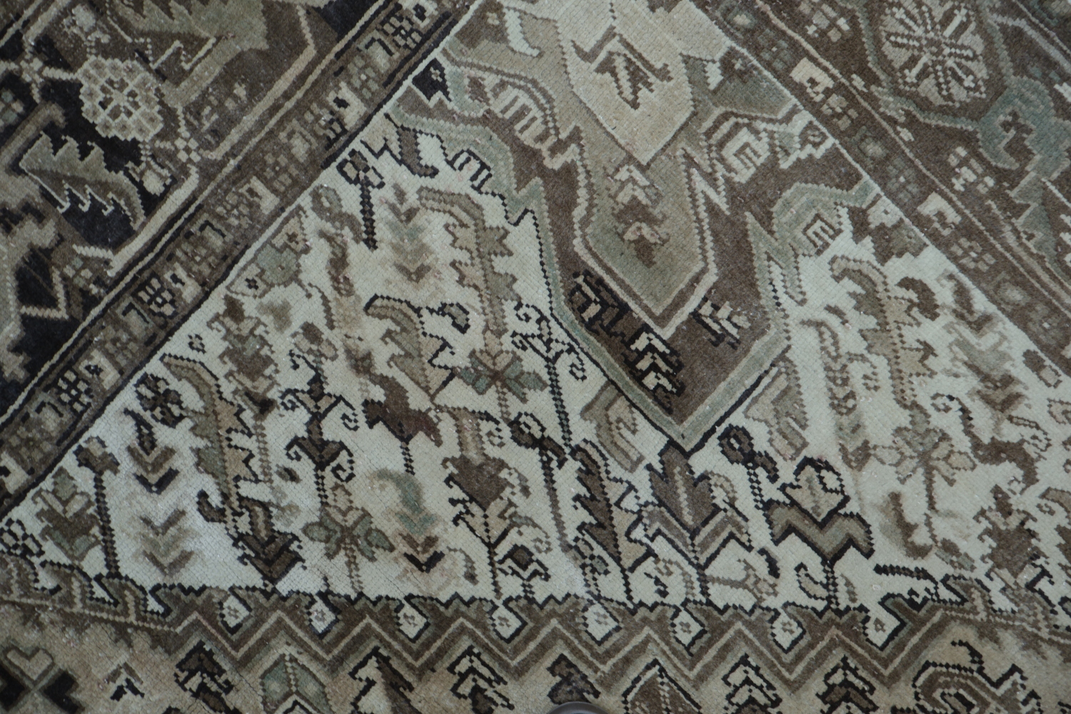 Classic Muted Peach Heriz Persian Area Rug in Neutral Tones 8x10