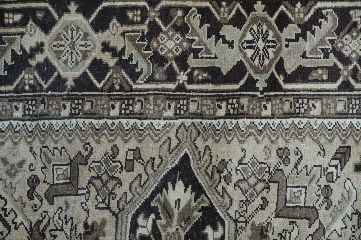 Classic Muted Peach Heriz Persian Area Rug in Neutral Tones 8x10