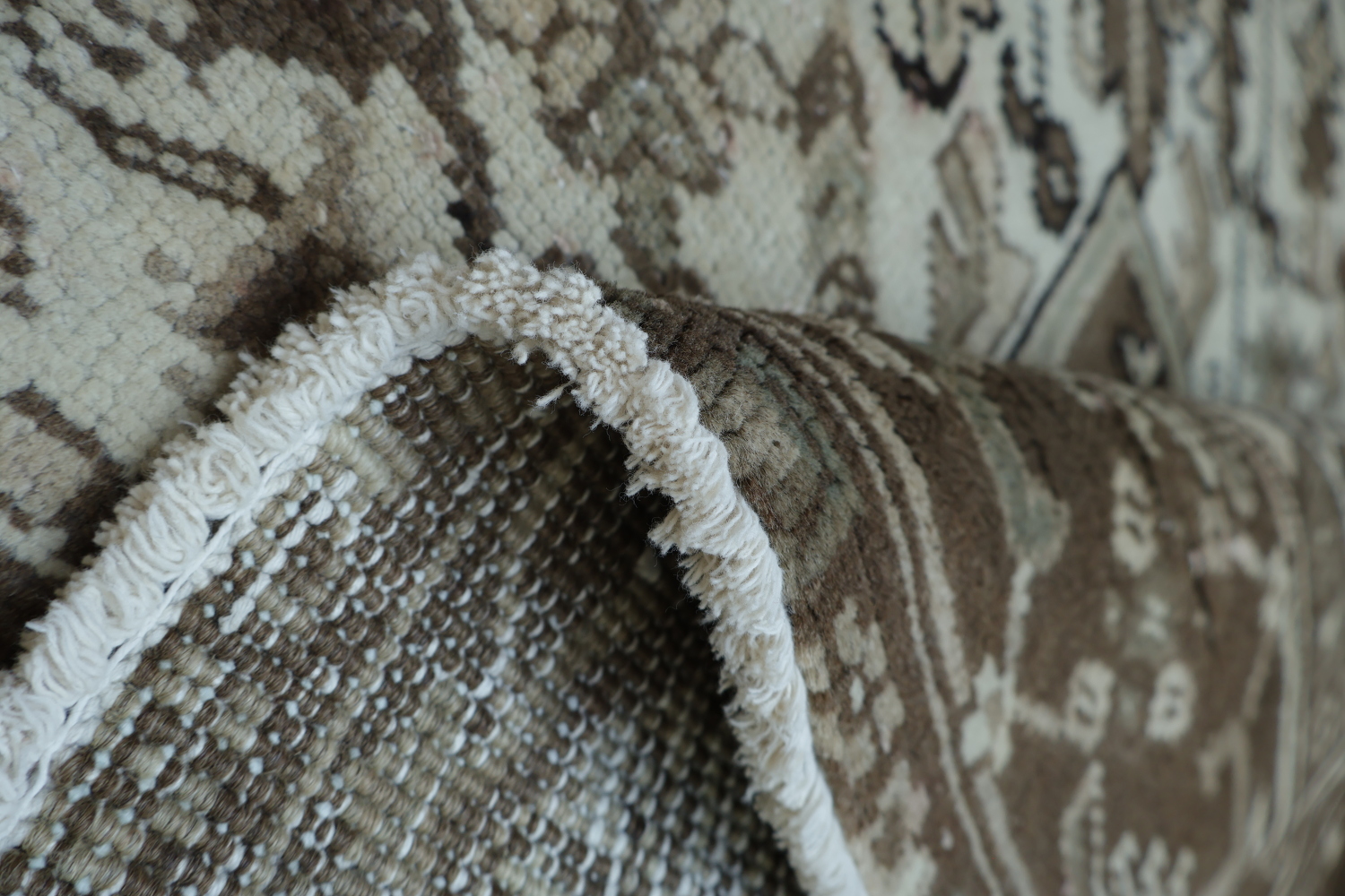 Classic Muted Peach Heriz Persian Area Rug in Neutral Tones 8x10