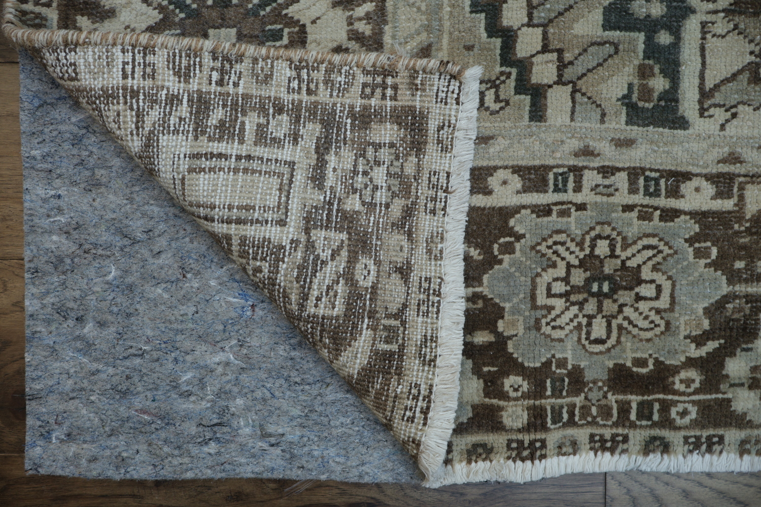Vintage Muted Color Vintage Heriz Persian Area Rug 8x11