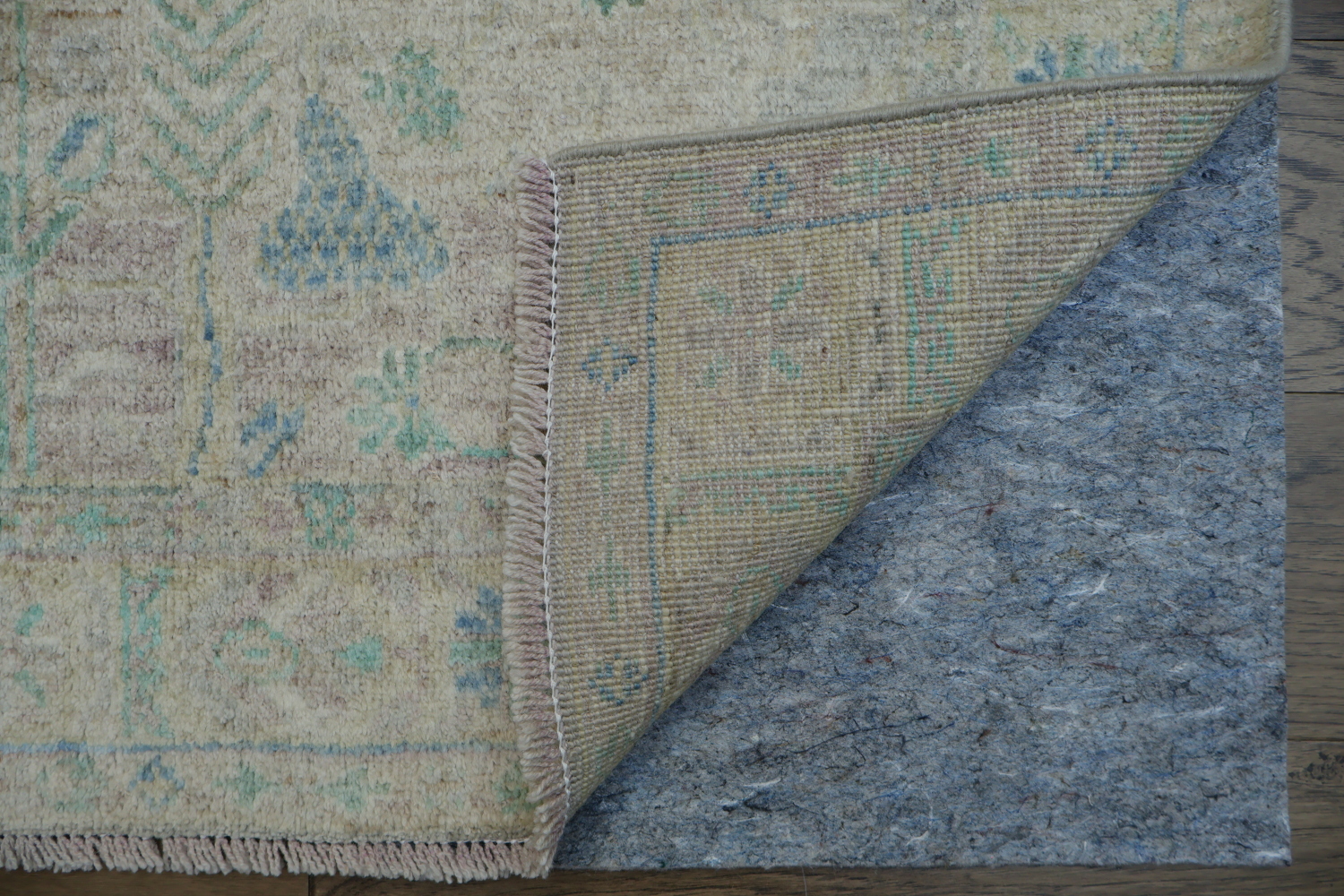 High-Quality Beige Rug with Timeless Blue Accents and Patterns 4x5