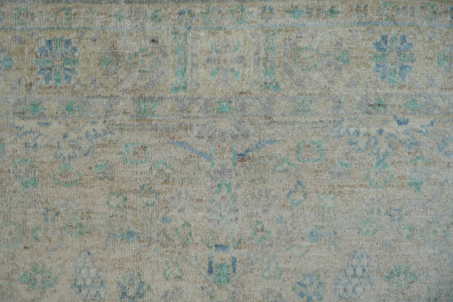 High-Quality Beige Rug with Timeless Blue Accents and Patterns 4x5