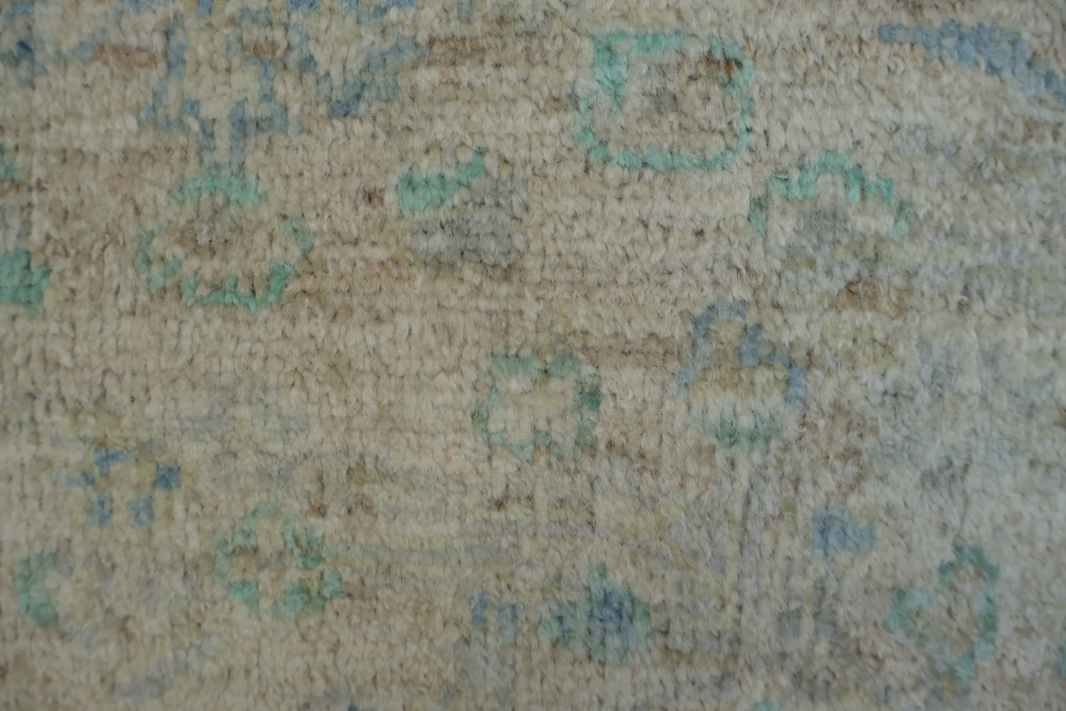 High-Quality Beige Rug with Timeless Blue Accents and Patterns 4x5