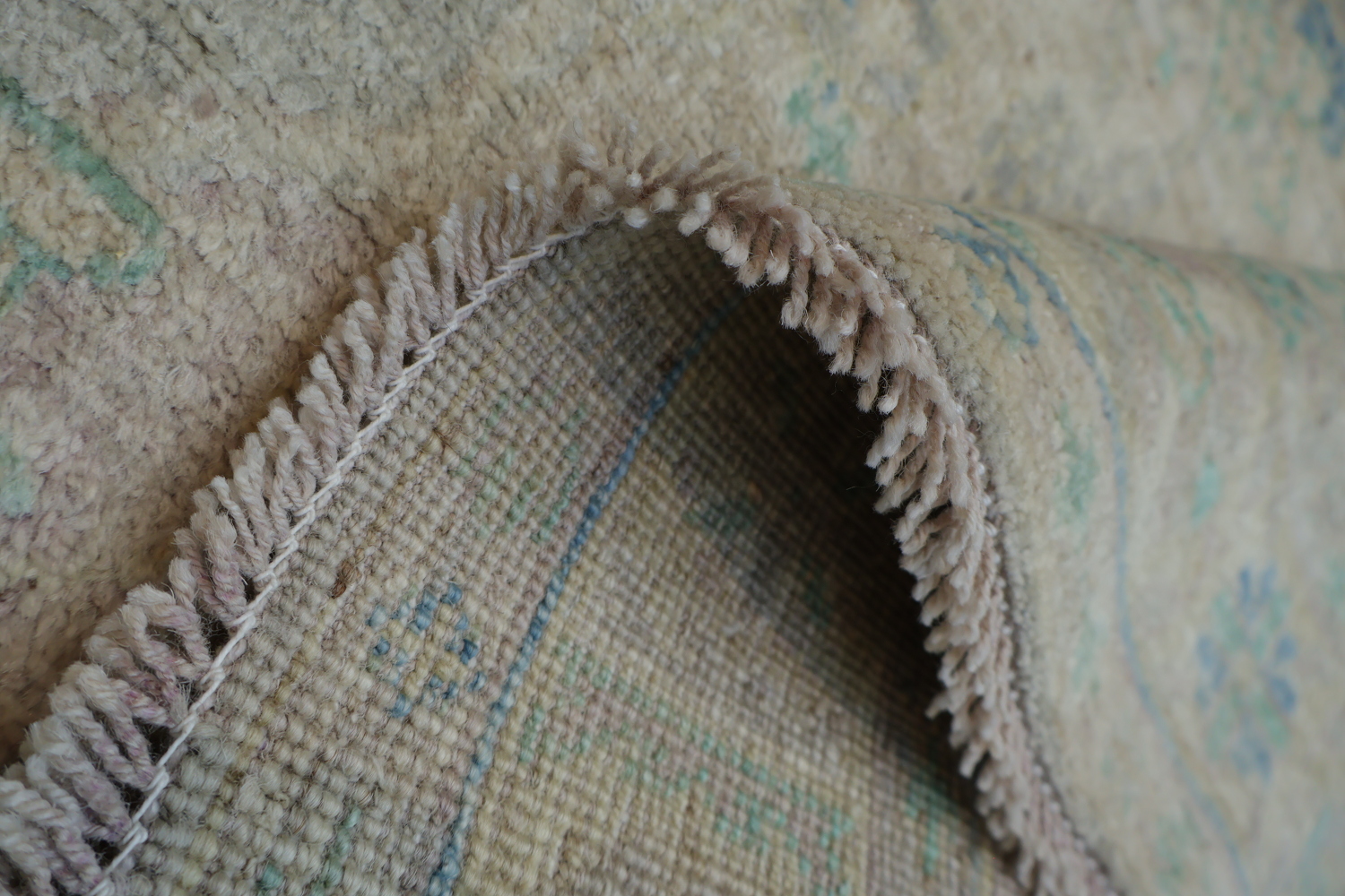 High-Quality Beige Rug with Timeless Blue Accents and Patterns 4x5