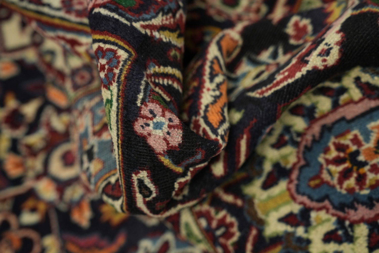 Elegant Traditional Kashan Persian Carpet with Rich Floral Designs 11x16