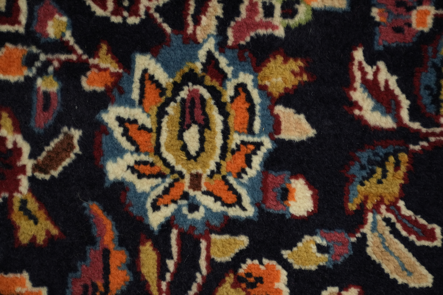Elegant Traditional Kashan Persian Carpet with Rich Floral Designs 11x16