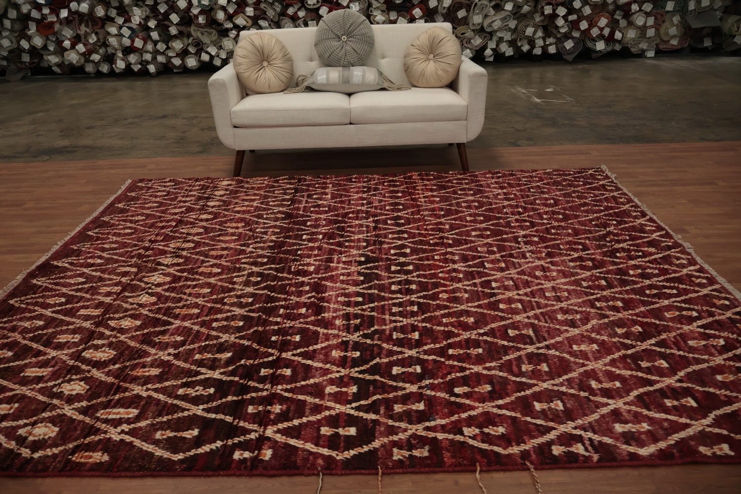 Luxurious Maroon Rug with Intricate Diamond Pattern Details 8'x10'