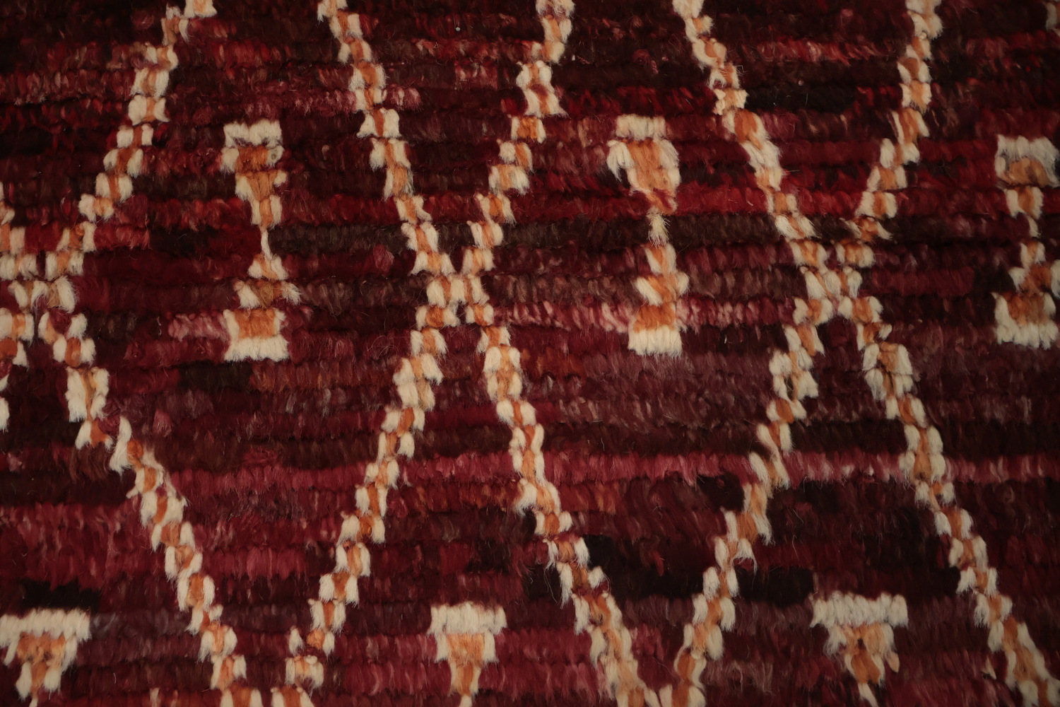 Luxurious Maroon Rug with Intricate Diamond Pattern Details 8'x10'