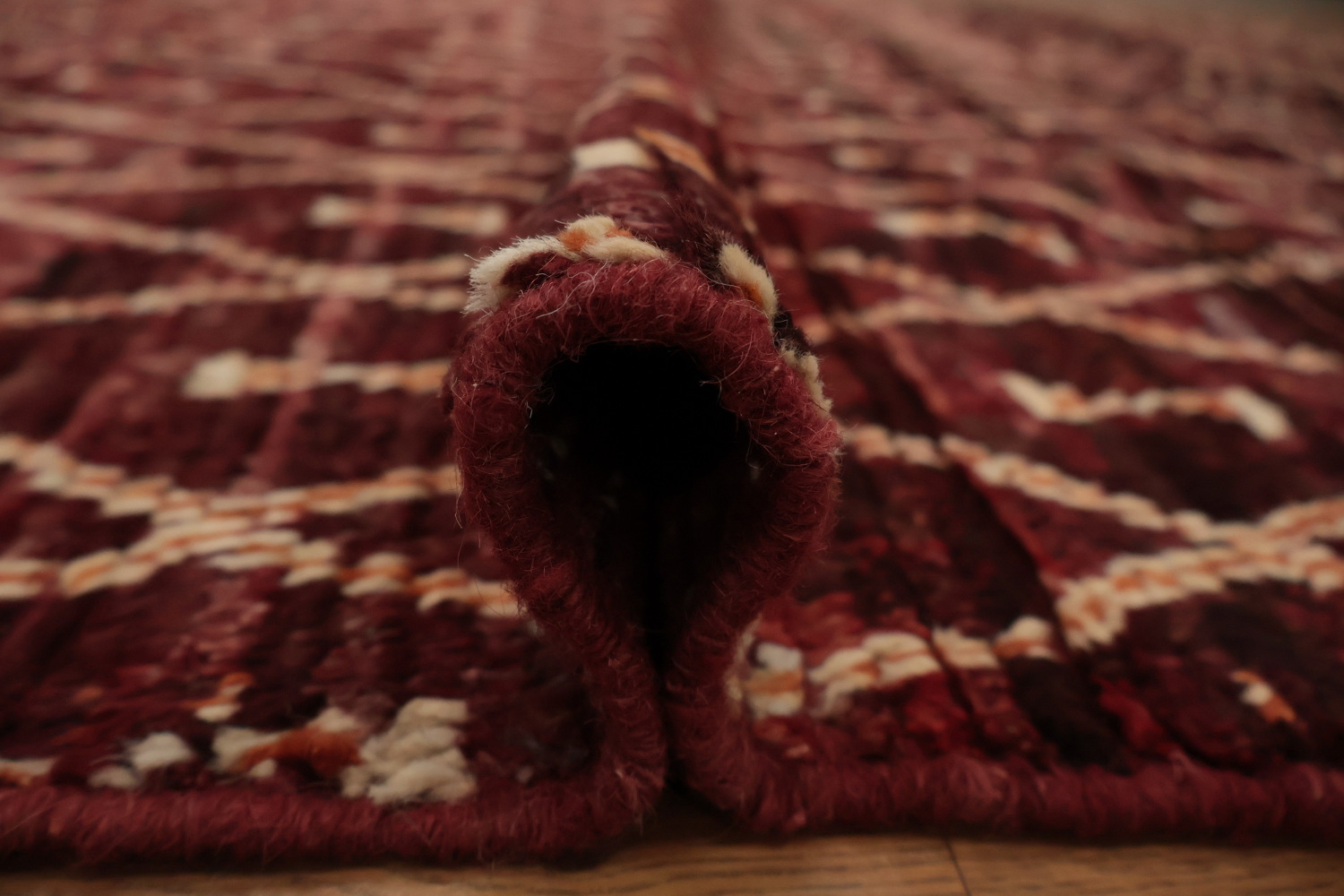 Luxurious Maroon Rug with Intricate Diamond Pattern Details 8'x10'