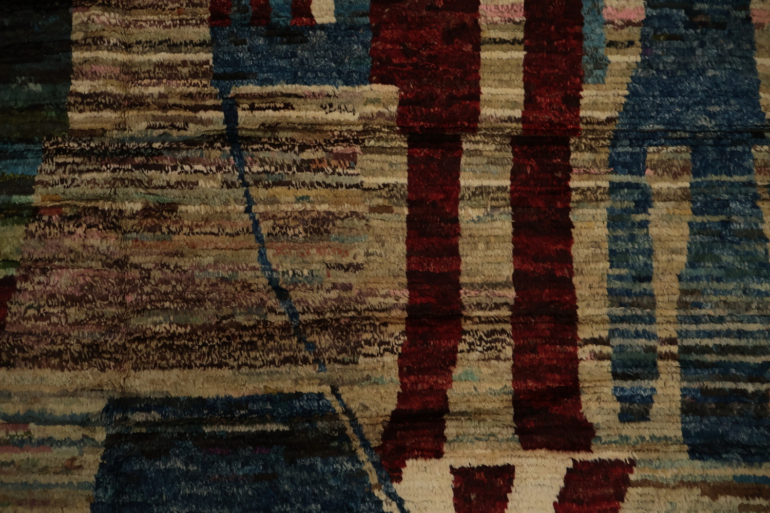 Dynamic Moroccan Area Rug 7x10 for Modern Interior Aesthetics