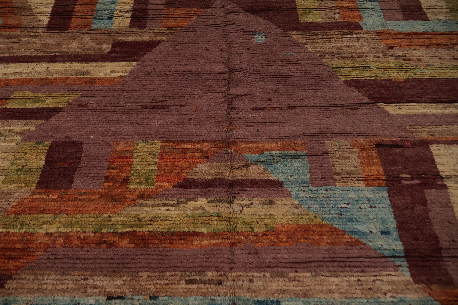 Earthy Moroccan Wool Area Rug 8x10 Elevates Room Aesthetic