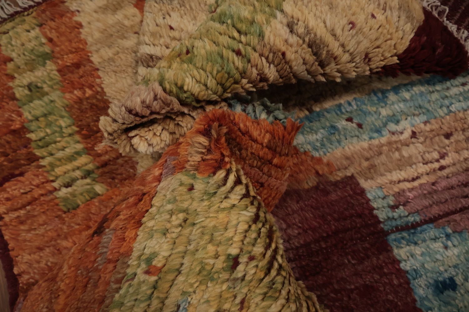 Earthy Moroccan Wool Area Rug 8x10 Elevates Room Aesthetic