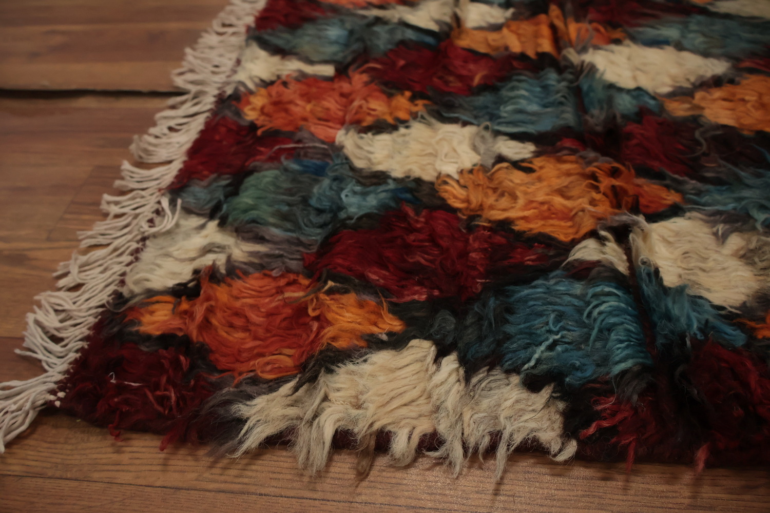 Bold Diamonds Moroccan Area Rug 7x10 to Enhance Your Décor Style