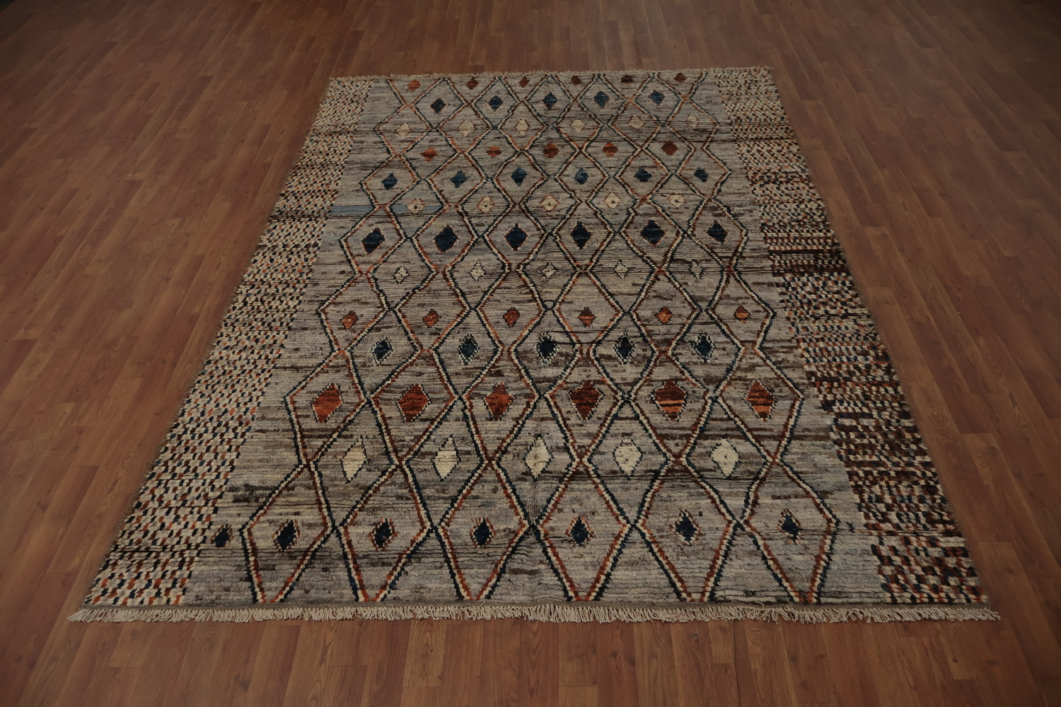 Chic Moroccan Wool Area Rug 7x9 with Intricate Diamond Motif Design