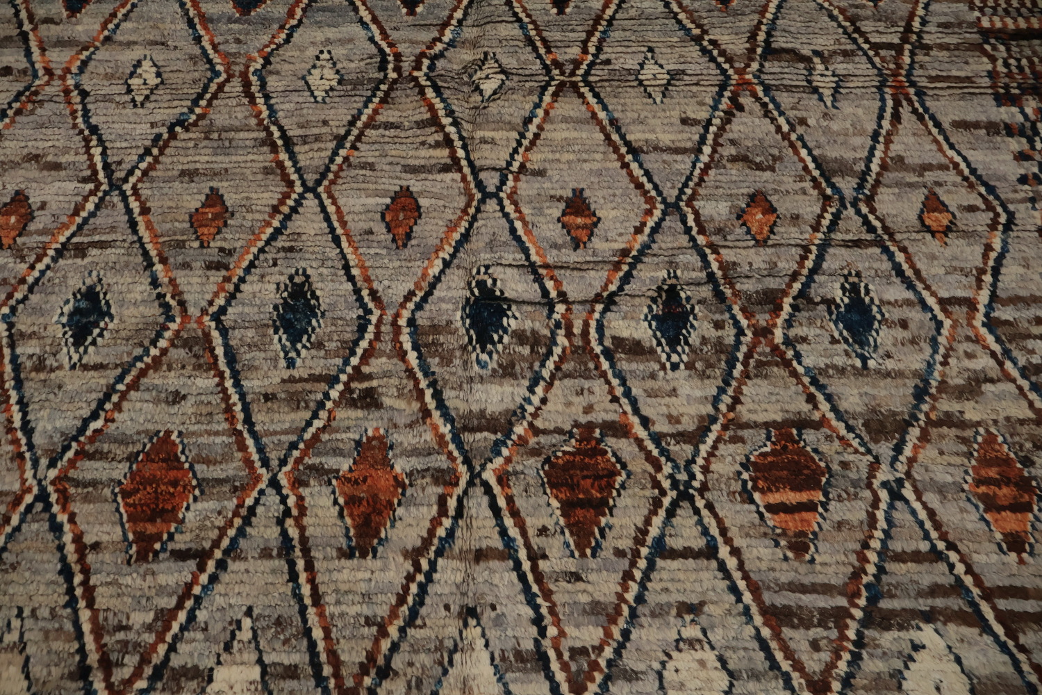 Chic Moroccan Wool Area Rug 7x9 with Intricate Diamond Motif Design