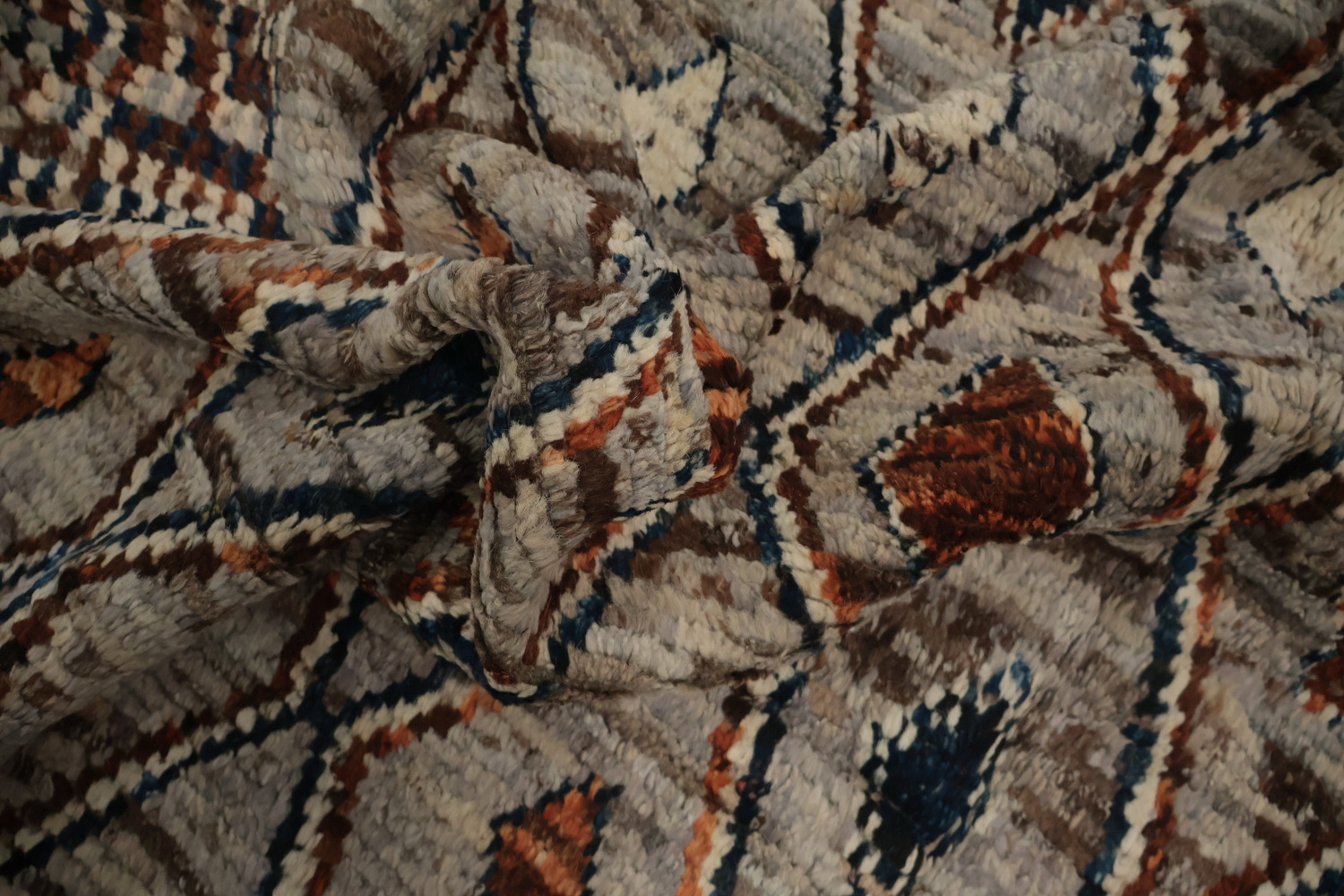 Chic Moroccan Wool Area Rug 7x9 with Intricate Diamond Motif Design