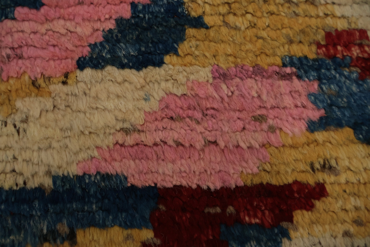 Art-Inspired Moroccan Area Rug 7x10 with Dynamic Shapes and Hues