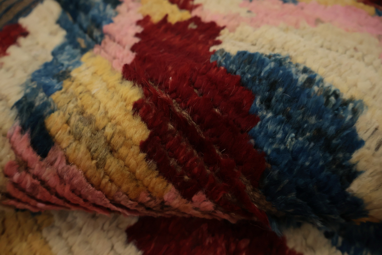 Art-Inspired Moroccan Area Rug 7x10 with Dynamic Shapes and Hues