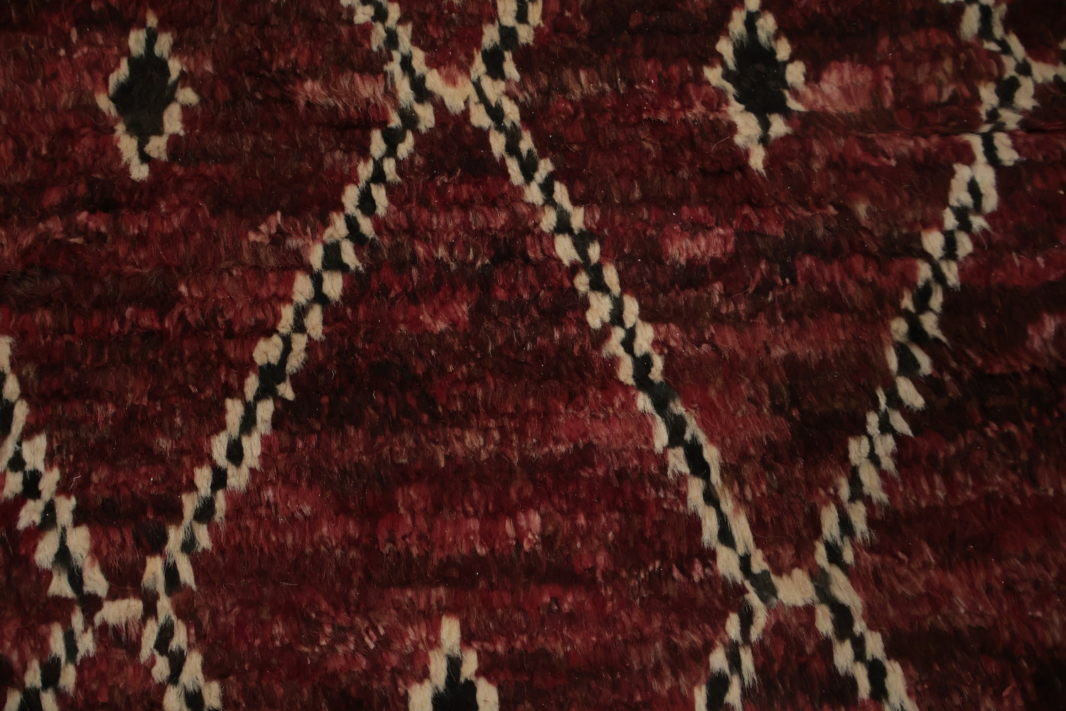 Elegant Diamond Moroccan Area Rug 7x10 for Stylish Interiors