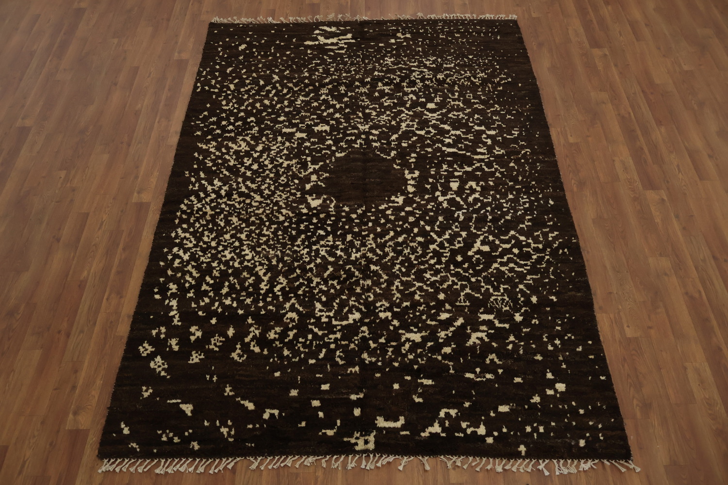 Stellar Circle Moroccan Area Rug 6x8 for a Modern Home Ambiance