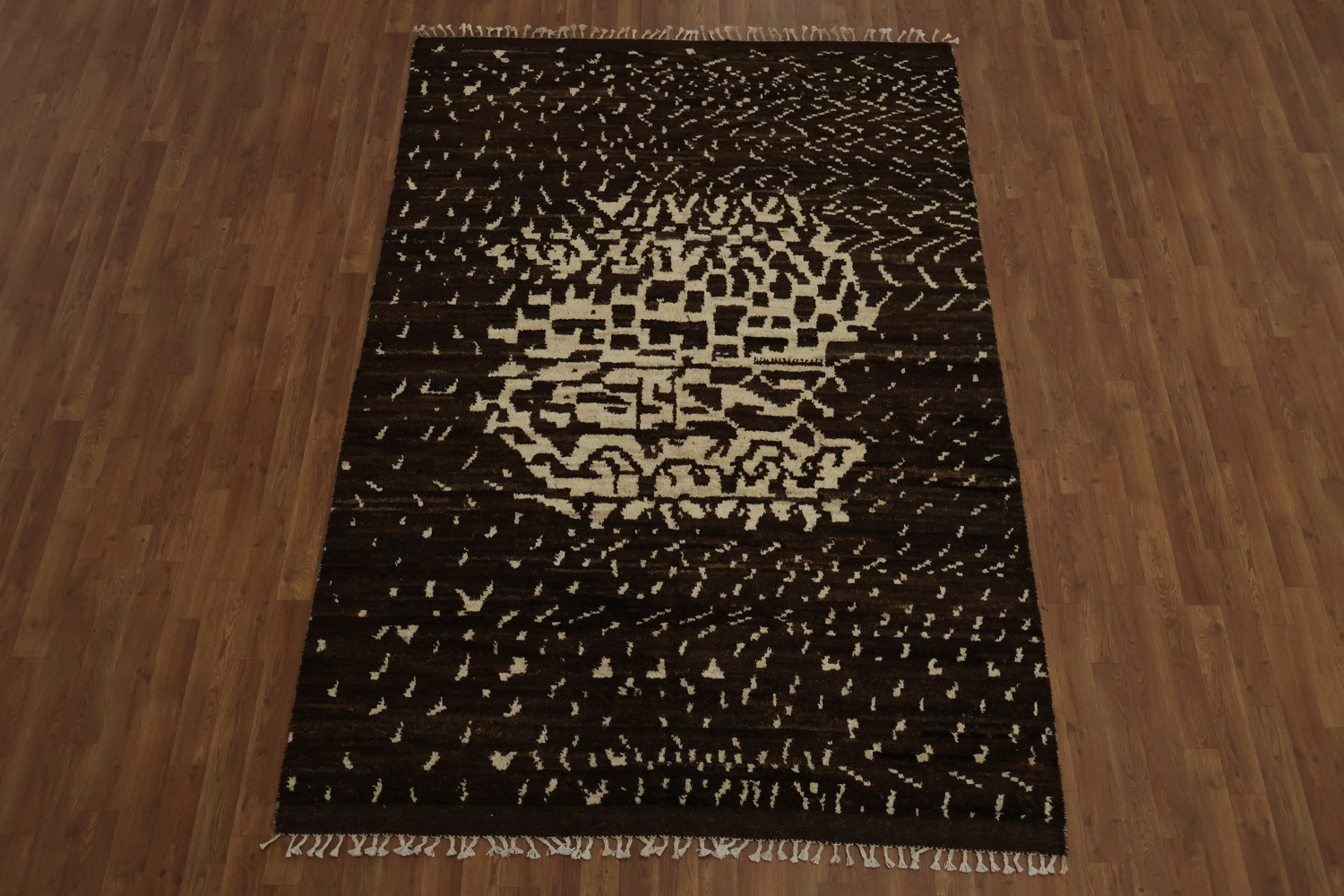 Moroccan Area Rug 6x8 with Intricate Pattern and Rich Earthy Tones