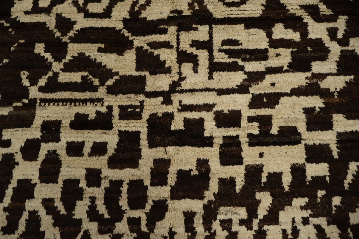 Moroccan Area Rug 6x8 with Intricate Pattern and Rich Earthy Tones