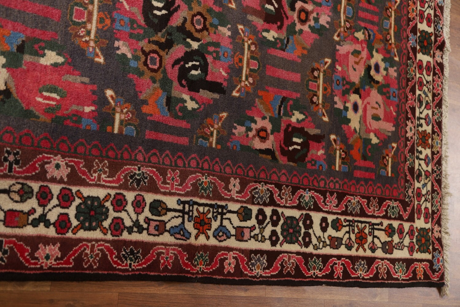 Vintage Bakhtiari Persian Area Rug 5x10