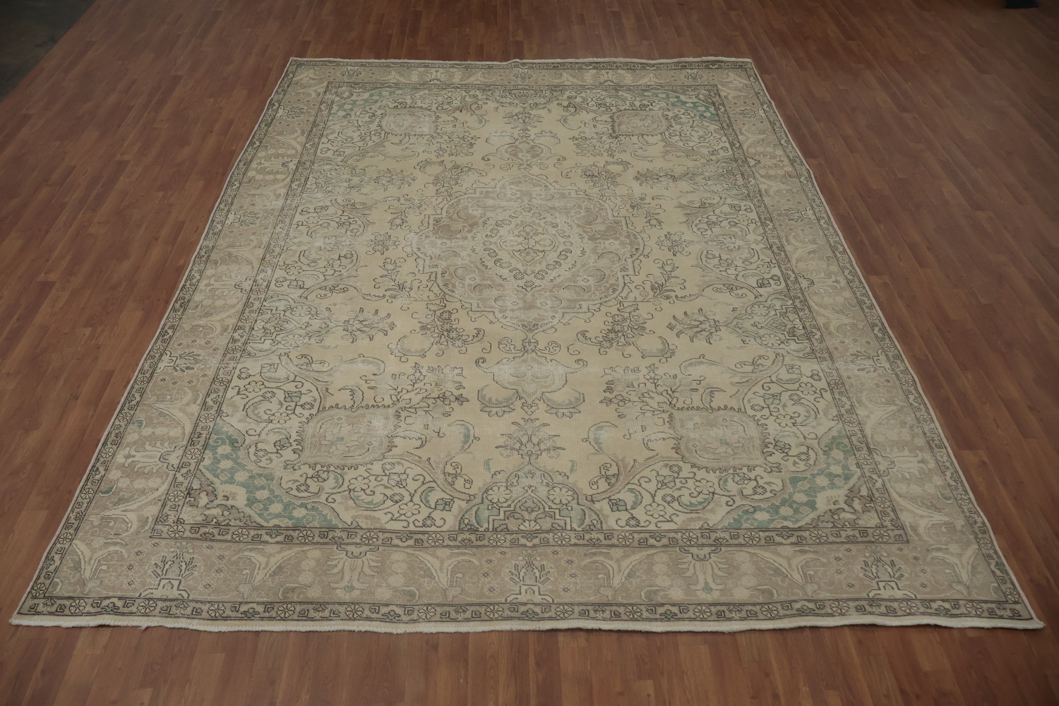 Traditional Tabriz Persian Area Rug 9x13 Perfect for Living Room