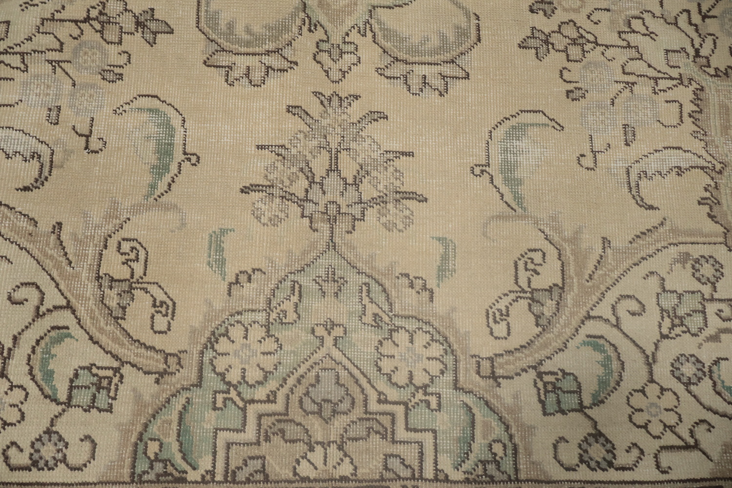 Traditional Tabriz Persian Area Rug 9x13 Perfect for Living Room