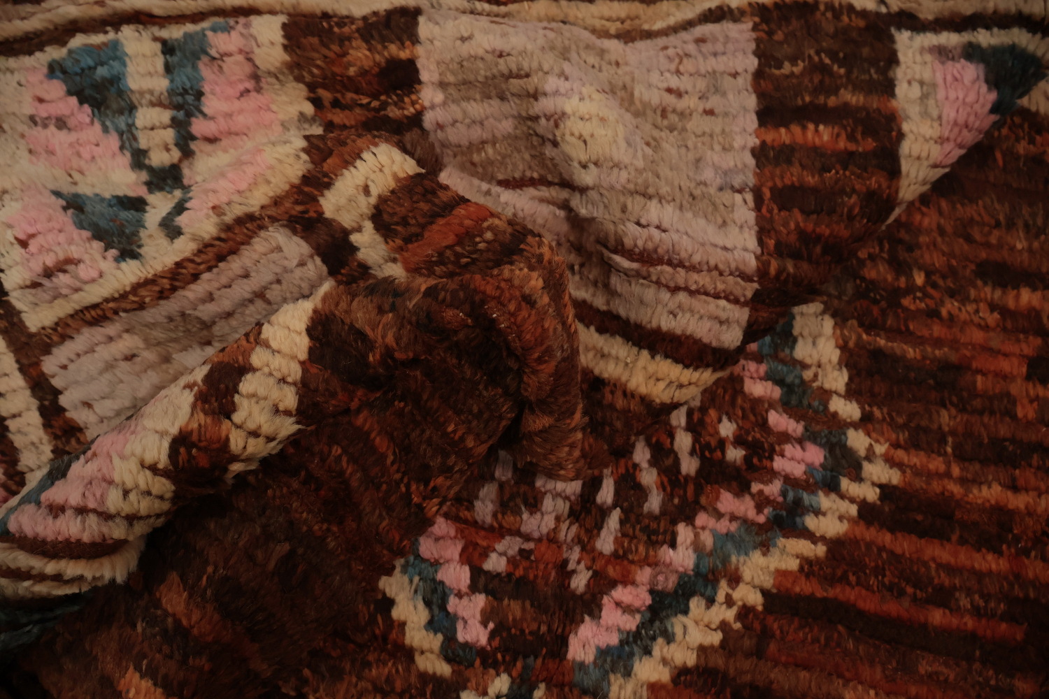 Geometric Moroccan Area Rug 7x10 with Earthy Tones and Bold Borders