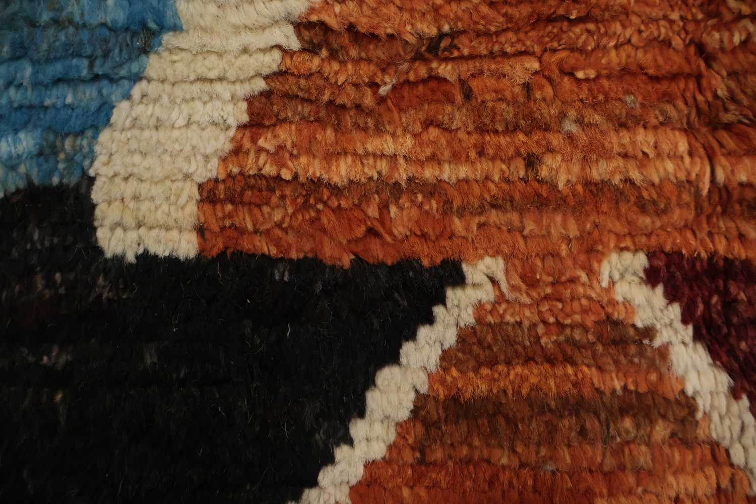 Artistic Abstract Moroccan Area Rug 6x8 to Elevate Your Space
