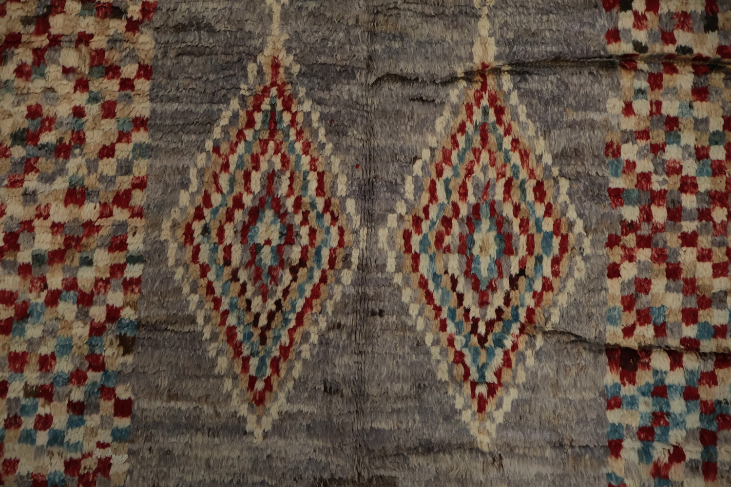 Vibrant Moroccan Area Rug 6x9 with Eye-Catching Design