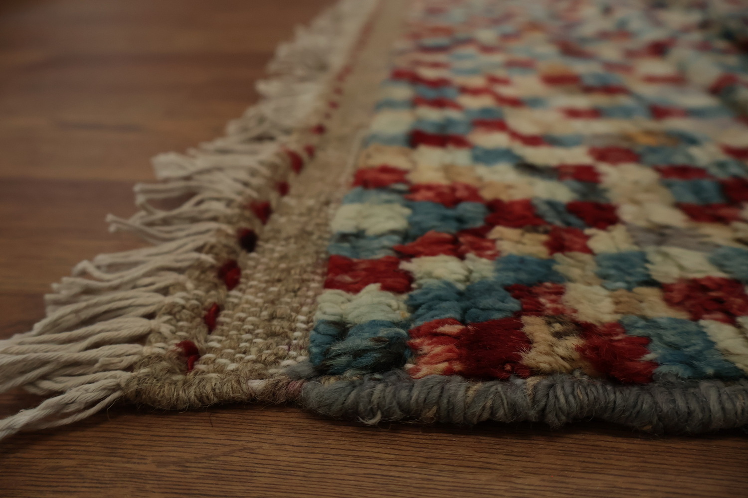 Vibrant Moroccan Area Rug 6x9 with Eye-Catching Design