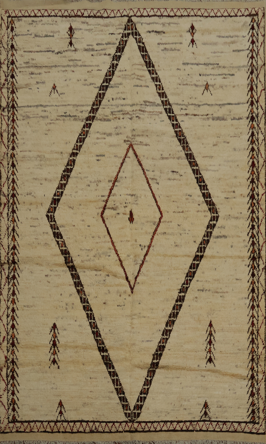 Earthy Elegance Moroccan Area Rug 7x10 with Geometric Patterns