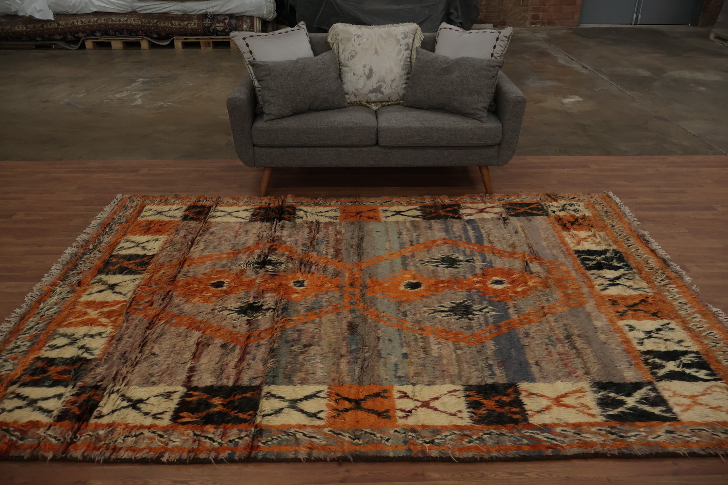 Bohemian Moroccan Berber Area Rug 6x10 with Geometric Centerpiece