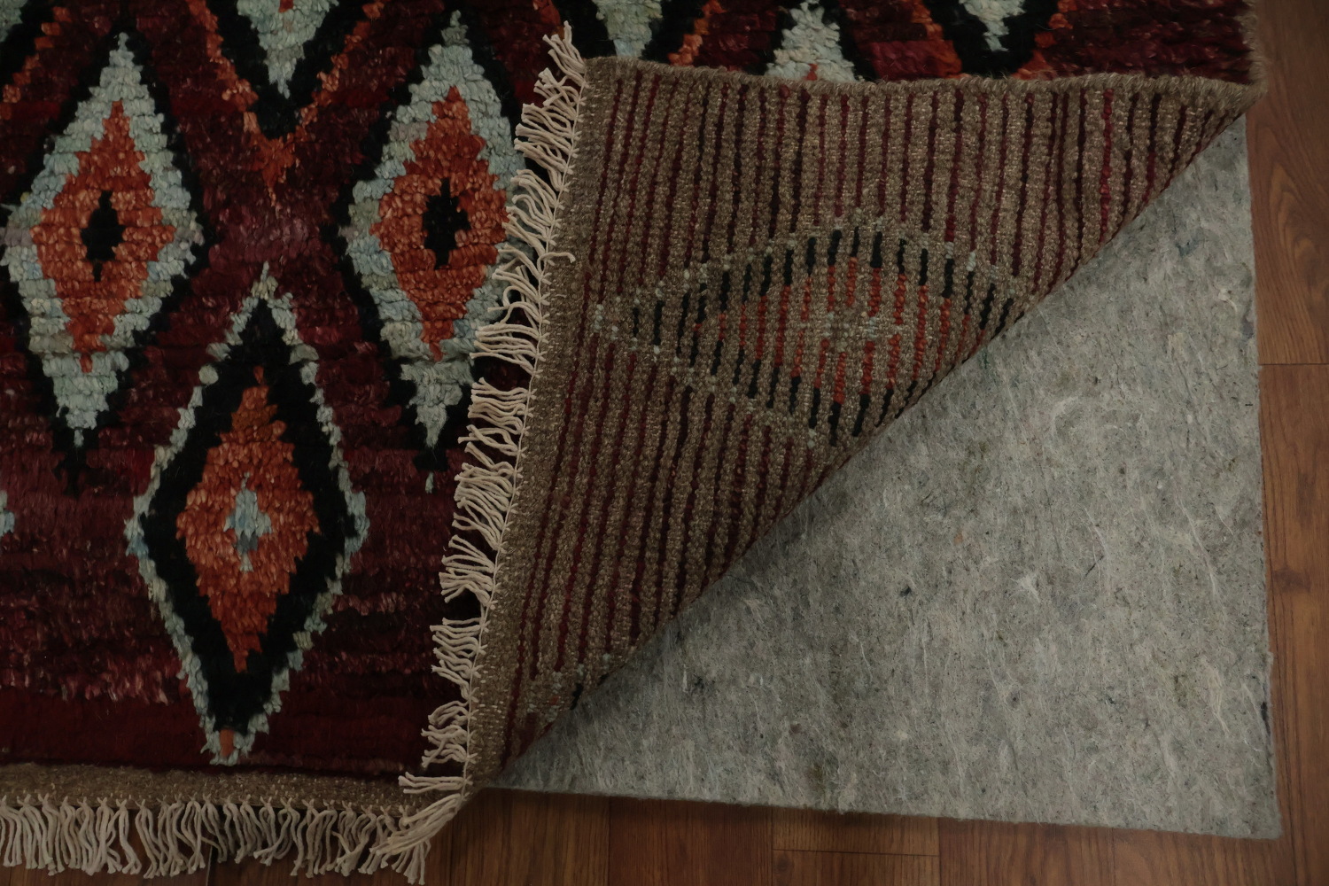 Artfully Designed Diamond Style Moroccan Wool Area Rug 7x10