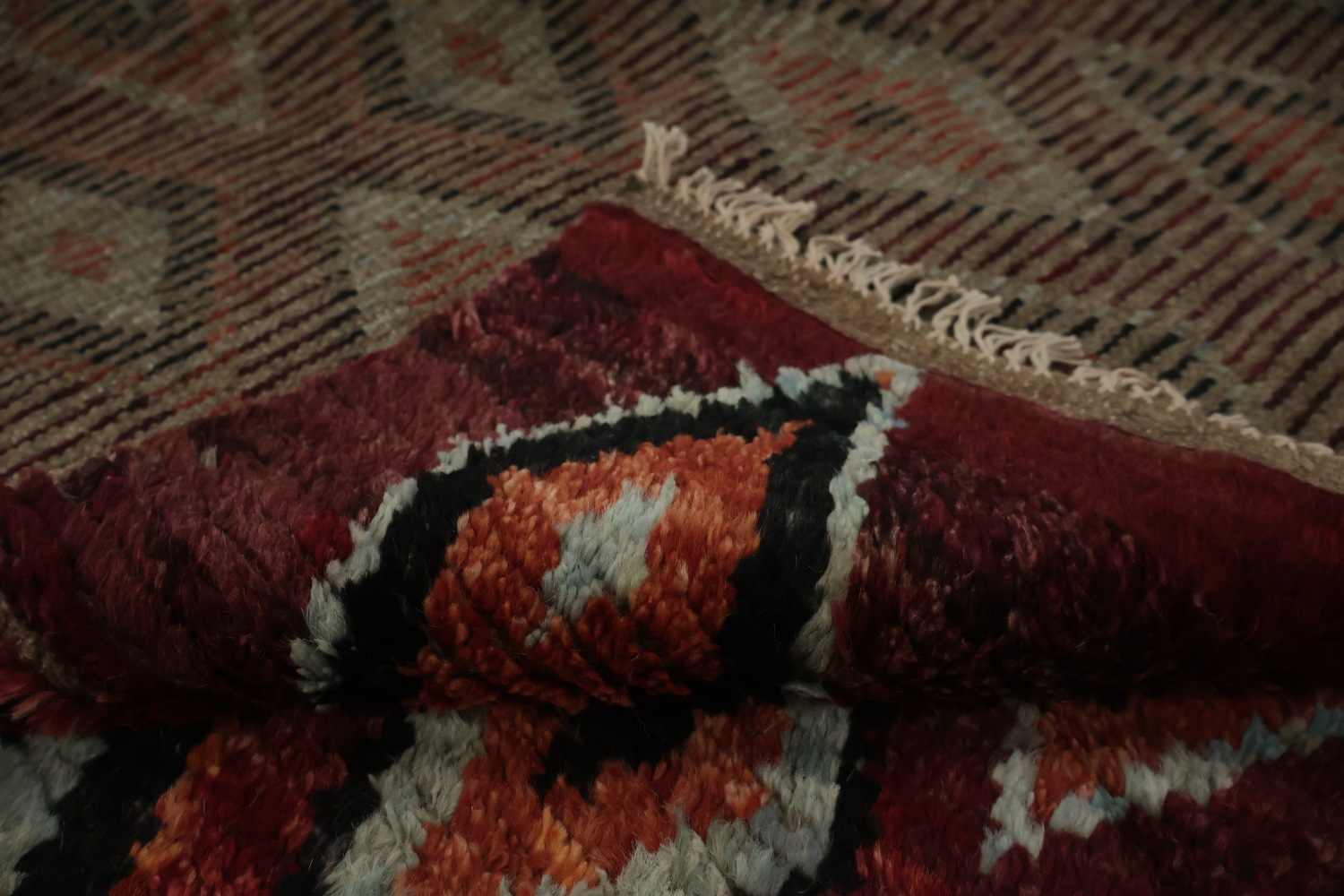 Artfully Designed Diamond Style Moroccan Wool Area Rug 7x10
