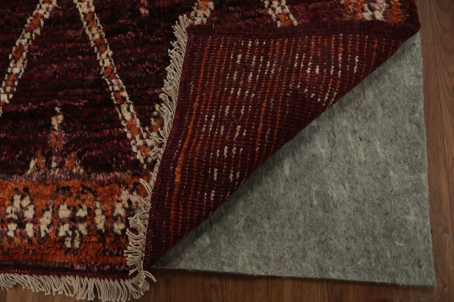 Elegant Moroccan Area Rug 7x10 with Intricate Geometric Patterns