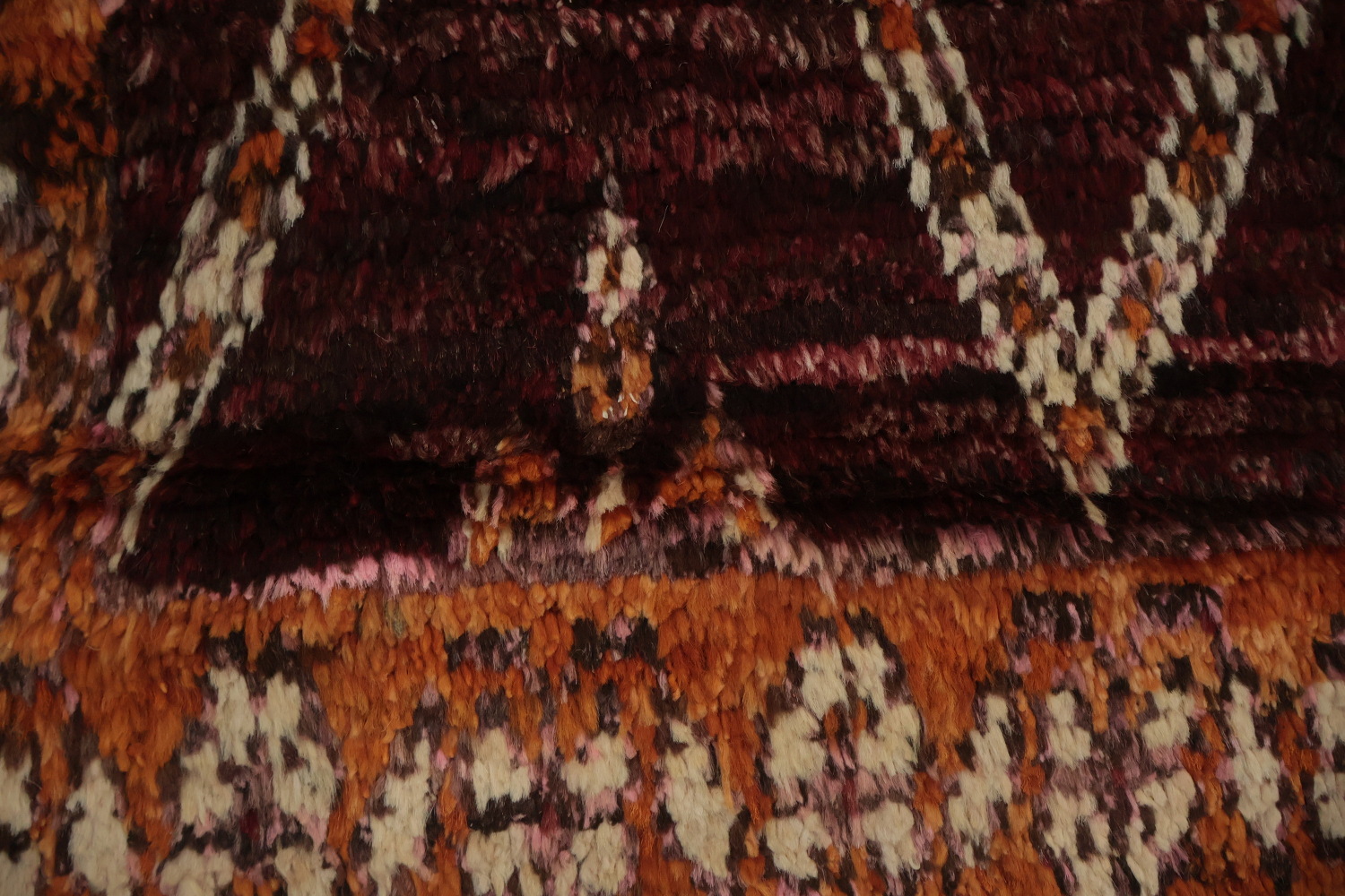 Elegant Moroccan Area Rug 7x10 with Intricate Geometric Patterns