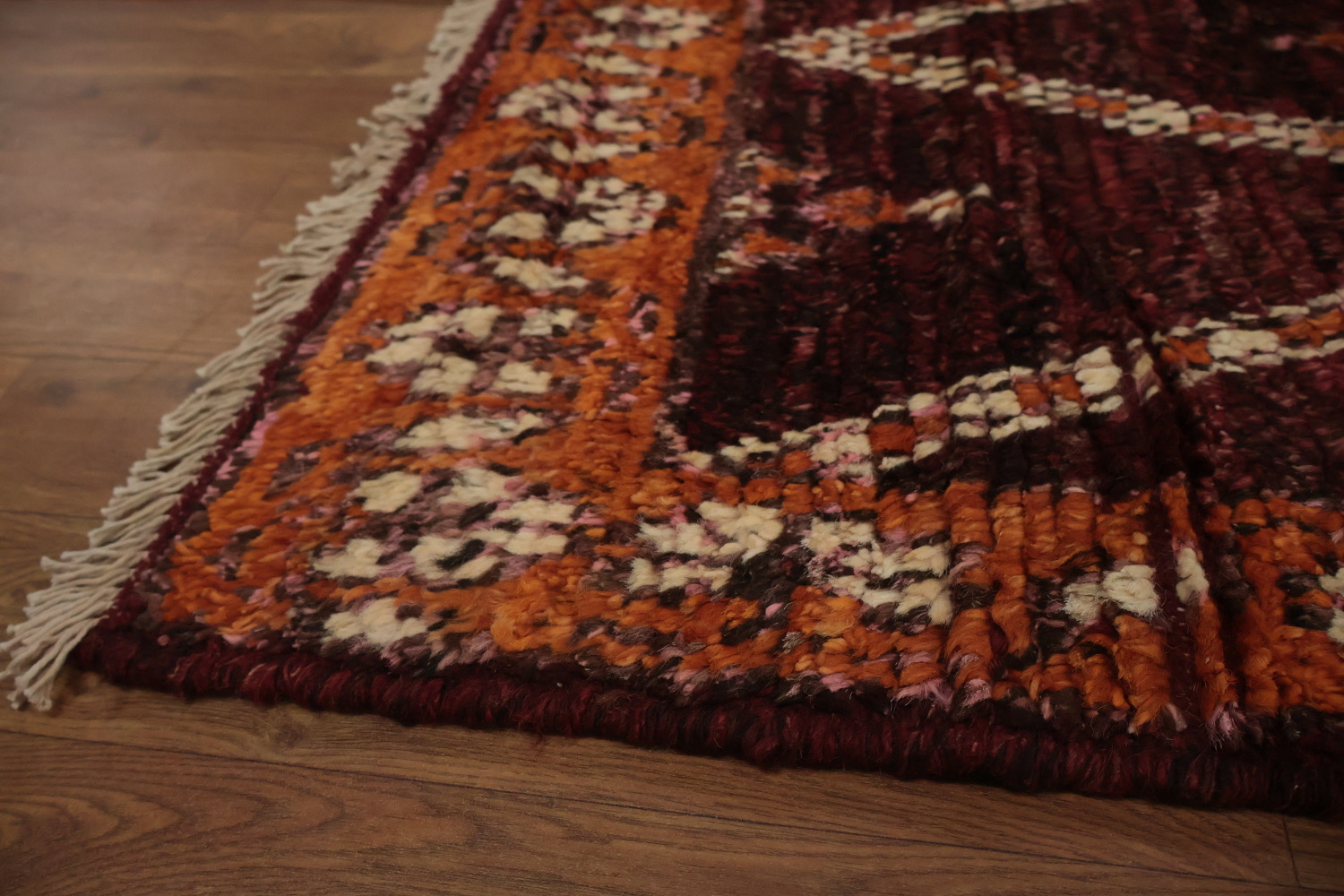 Elegant Moroccan Area Rug 7x10 with Intricate Geometric Patterns