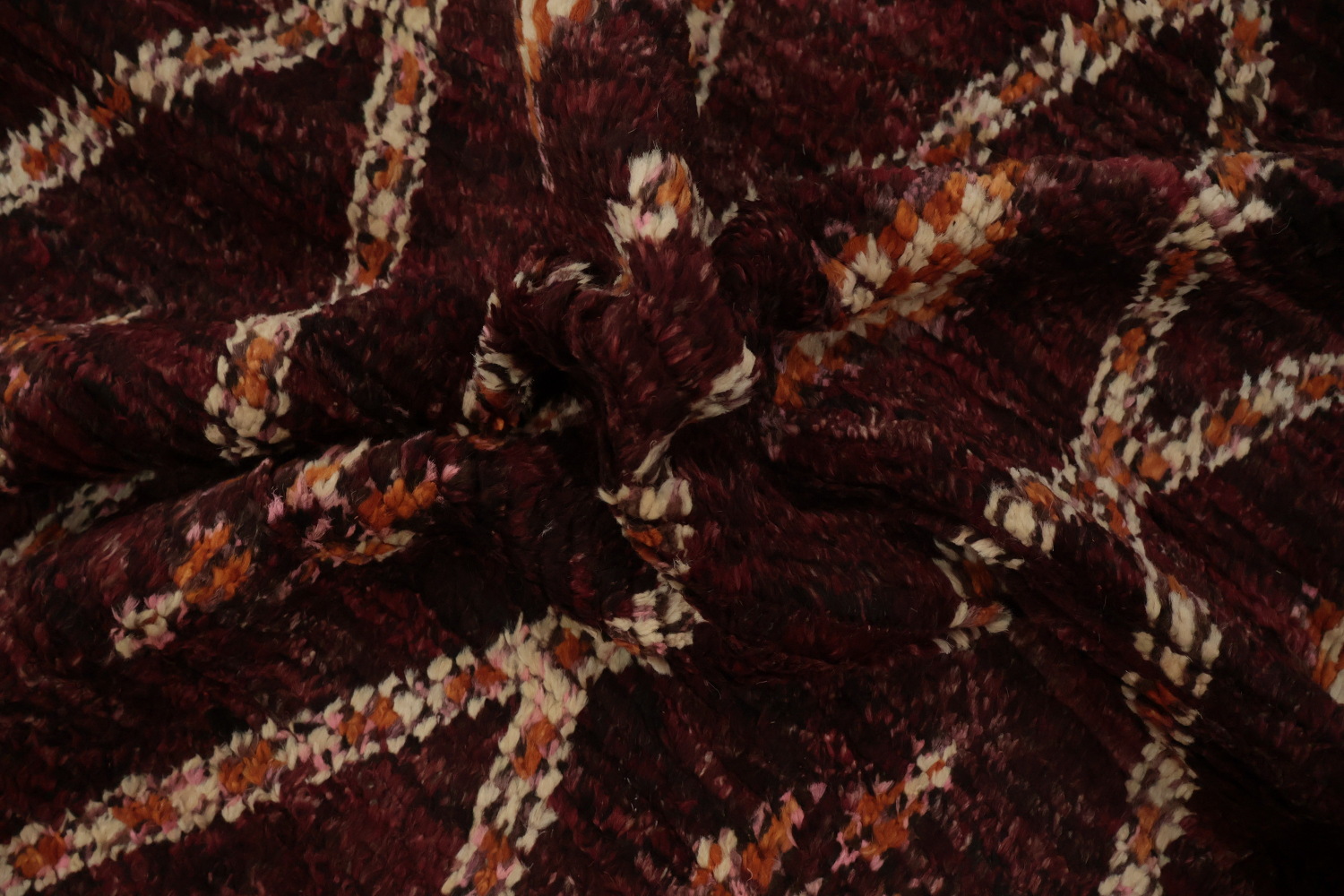 Elegant Moroccan Area Rug 7x10 with Intricate Geometric Patterns