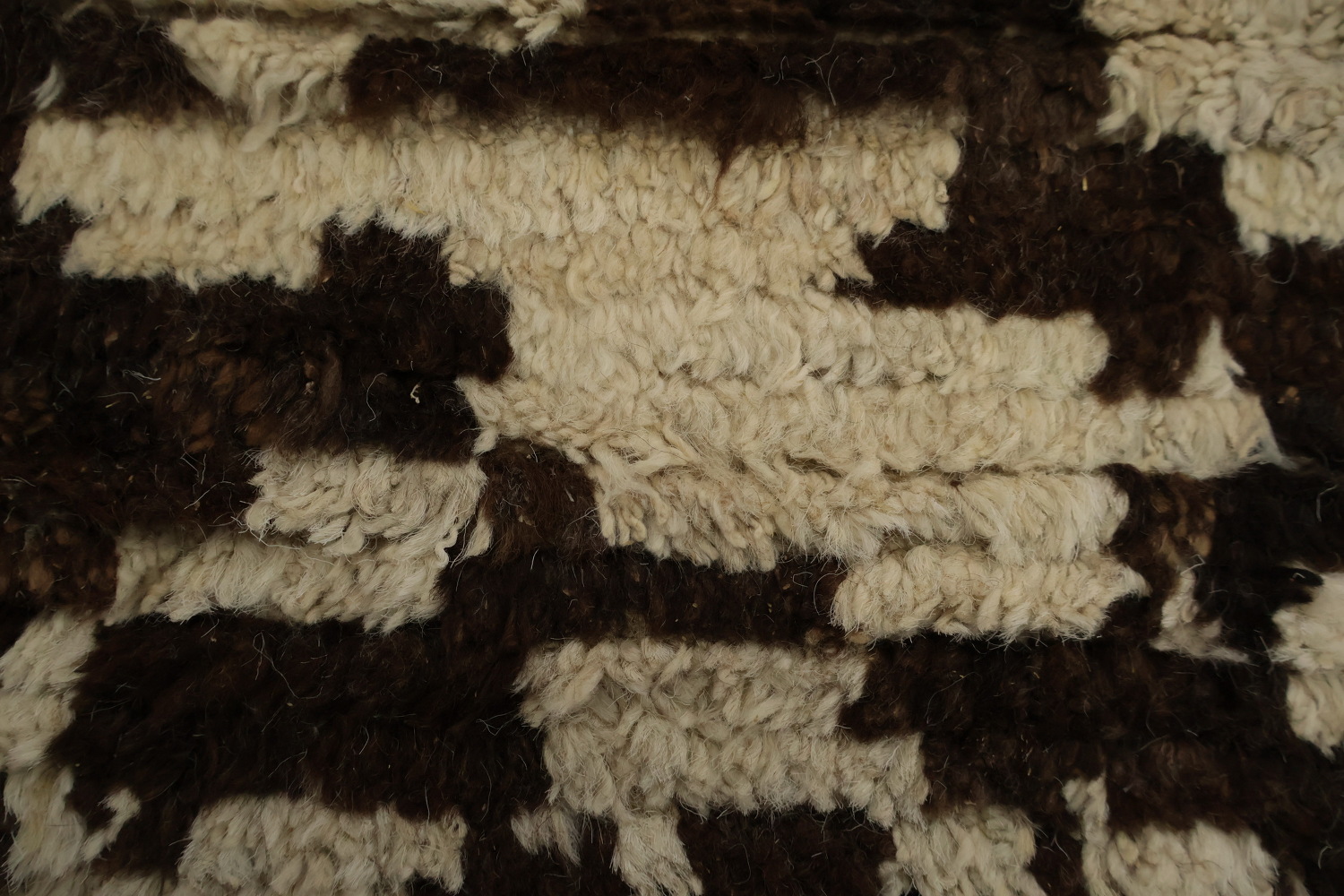 Cultural Flair Authentic Earth-Toned Moroccan Area Rug 6x8