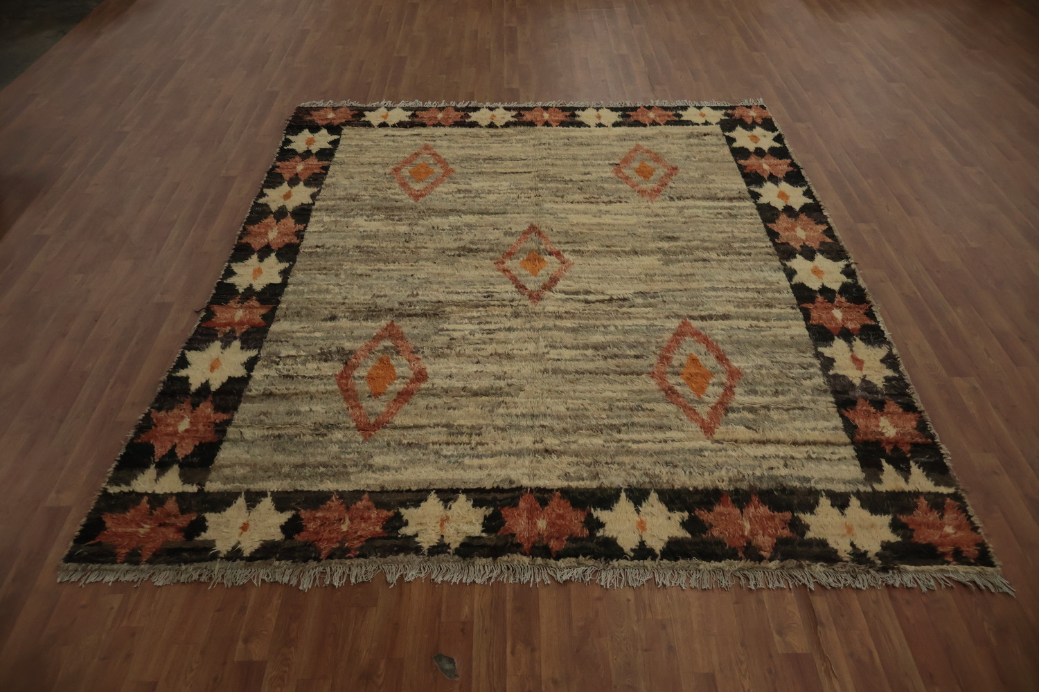 Chic Crafted Wool Moroccan Area Rug 8x10 for Elegant Homes