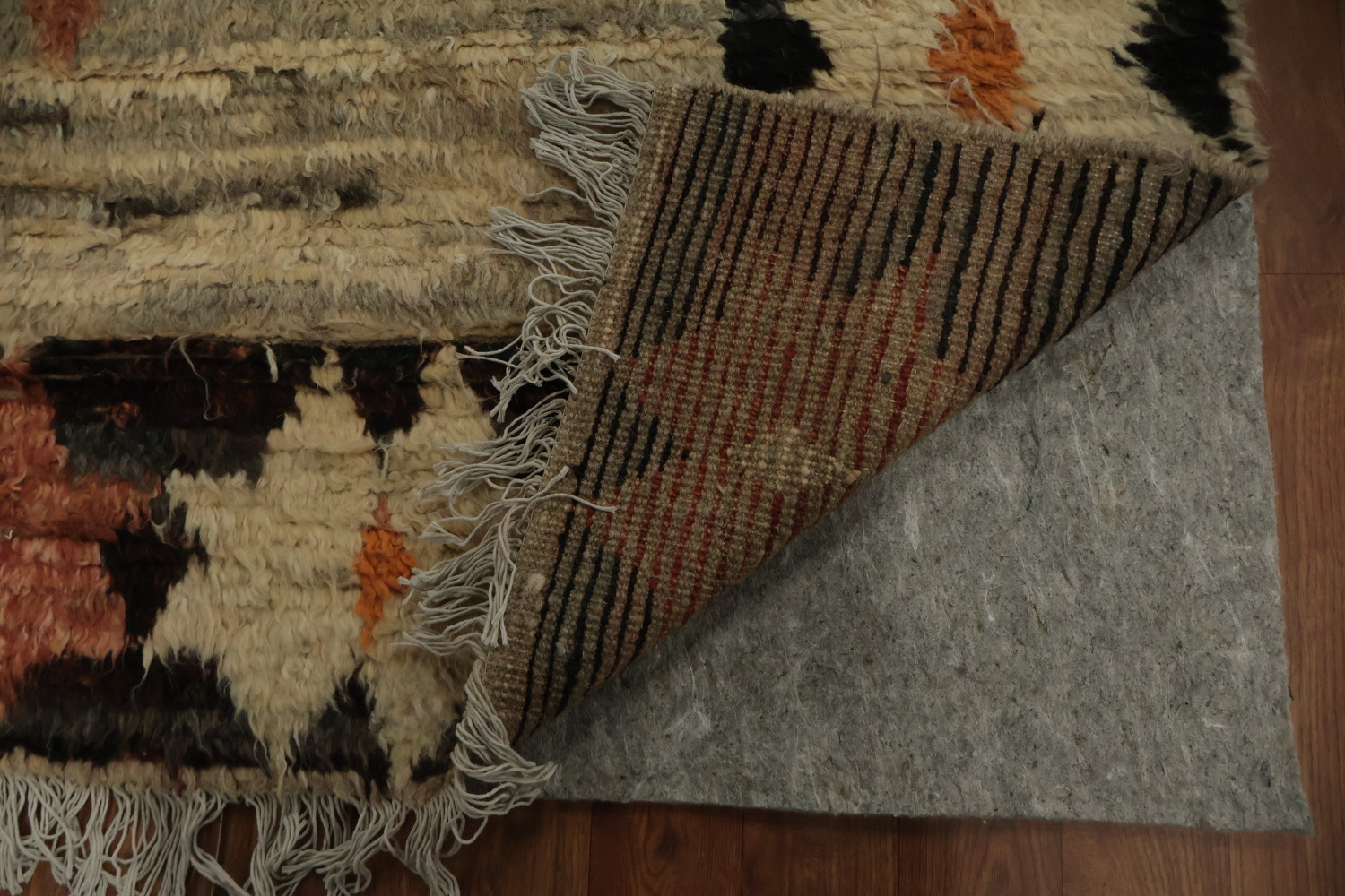 Chic Crafted Wool Moroccan Area Rug 8x10 for Elegant Homes