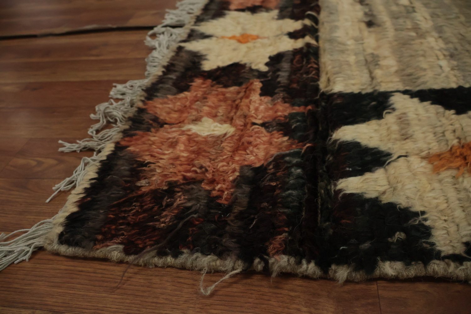 Chic Crafted Wool Moroccan Area Rug 8x10 for Elegant Homes