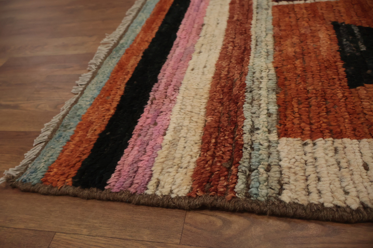 Stylish Moroccan Large Area Rug 10x14 for a Modern Home Atmosphere