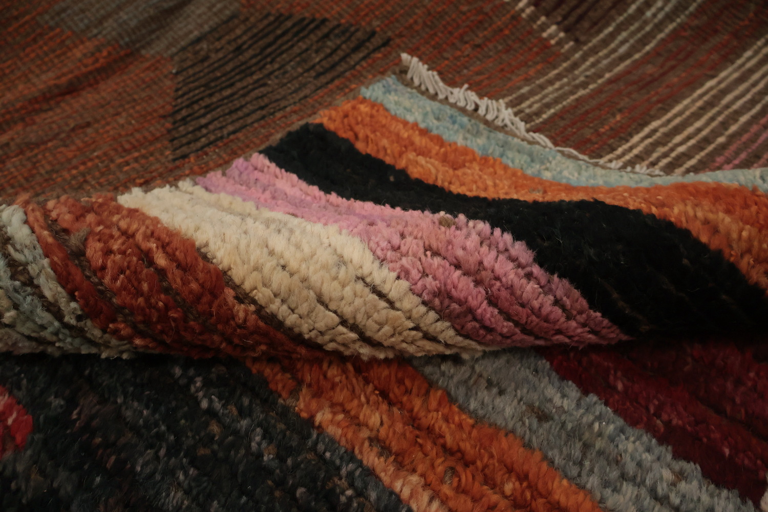 Stylish Moroccan Large Area Rug 10x14 for a Modern Home Atmosphere