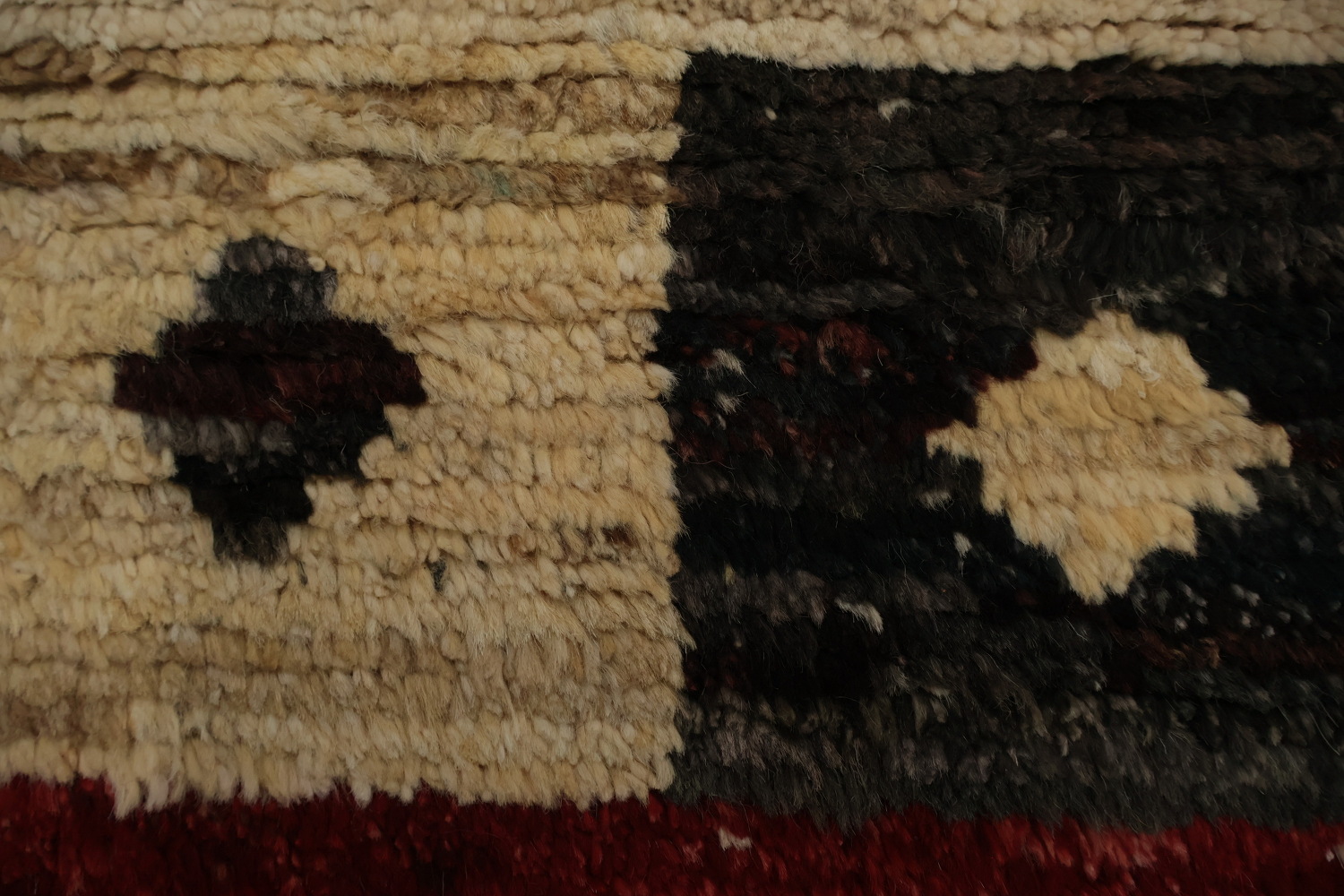 Charming Folk Art-Inspired Moroccan Area Rug 8x10 for Cozy Spaces