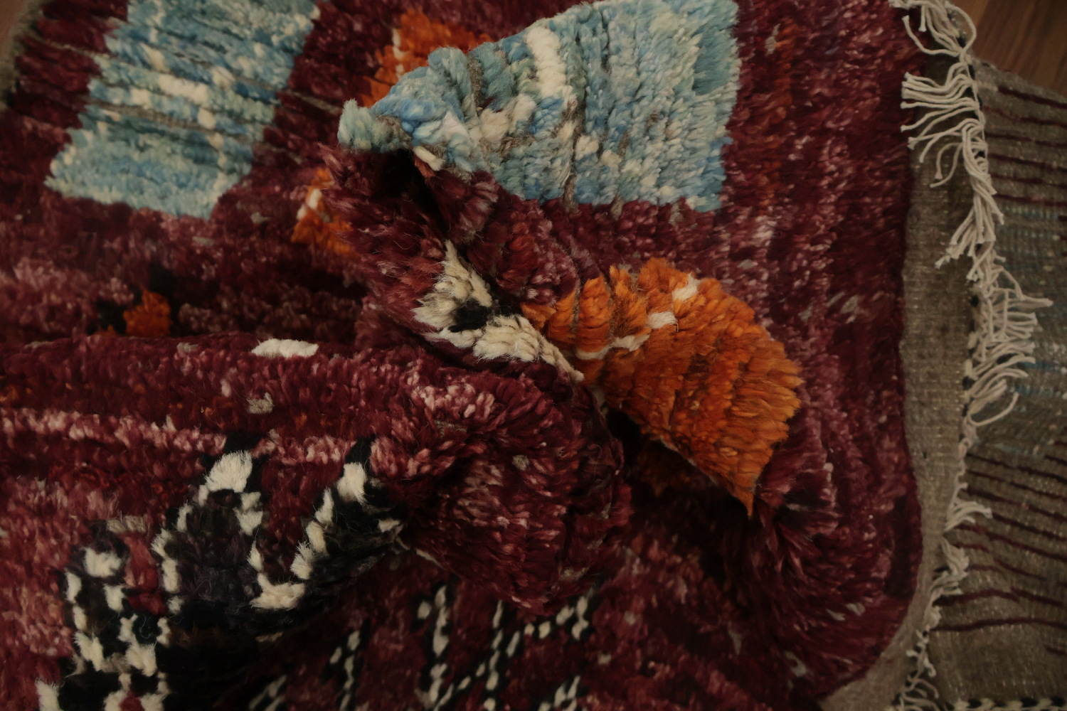 Artisanal Moroccan Wool Area Rug 6x10 in Rich Earthy Tones